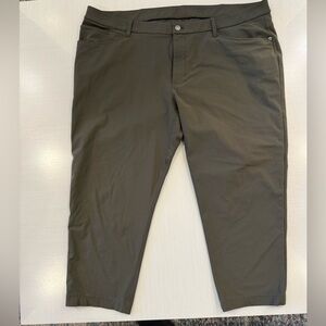 Lululemon ABC Slim-Fit 5 Pocket Pant *Warpstreme Dark Olive / Size 46 x 26